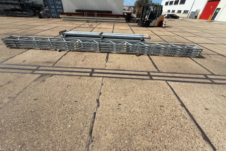9.70 x 25.00m (242.5m²) platdak